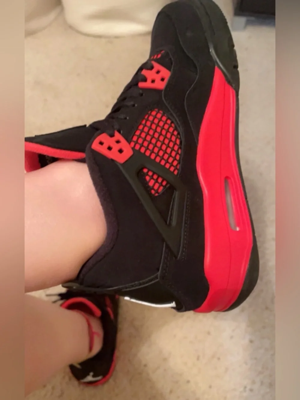 Jordan Red Thunder Retro 4 Sneakers, GS 6.5Y, NWT - Picture 12 of 15